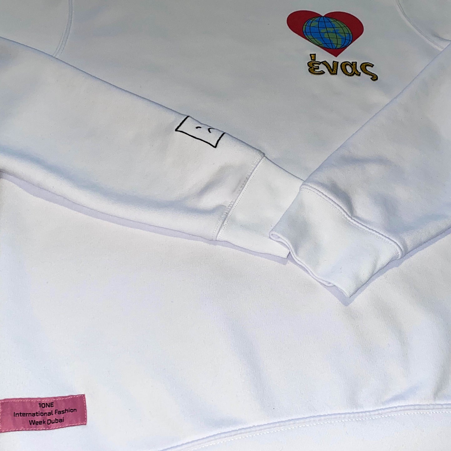 FASHION WEEK GREEK CREWNECK (S3)